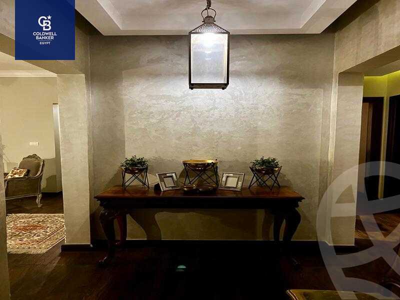 https://aqarmap.com.eg/ar/listing/4274232-for-sale-cairo-el-sheikh-zayed-city-compounds-kmbwnd-wyst-twn-swdyk