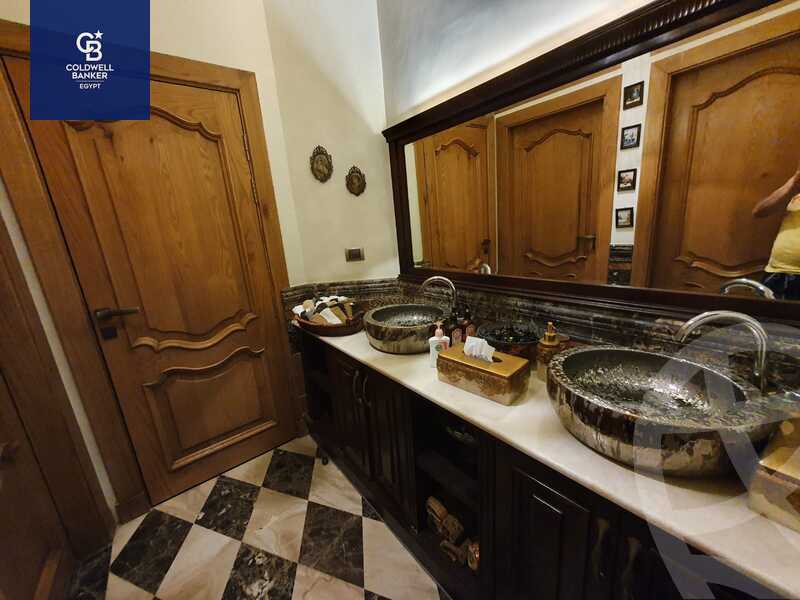 https://aqarmap.com.eg/ar/listing/4322927-for-sale-cairo-el-sheikh-zayed-city-compounds-in-sheikh-zayed-royal-city