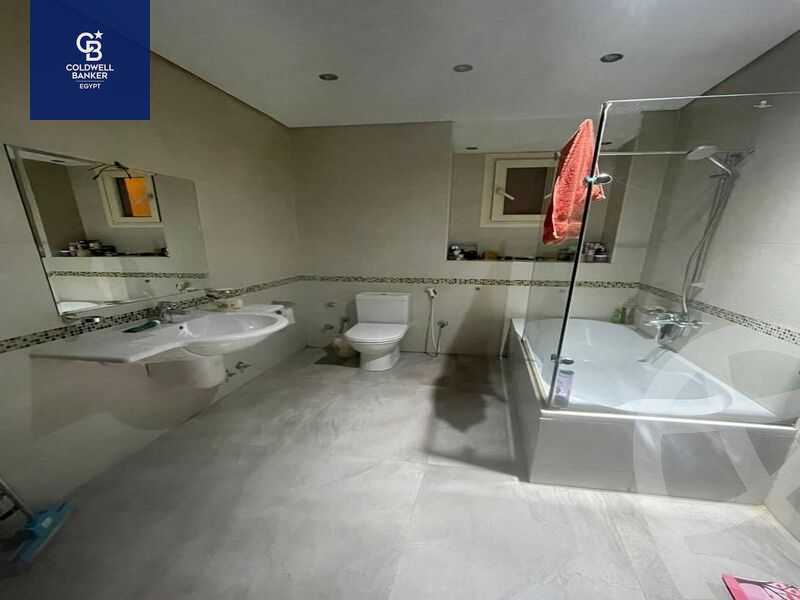 https://aqarmap.com.eg/ar/listing/4342639-for-sale-cairo-el-sheikh-zayed-city-compounds-in-sheikh-zayed-royal-city