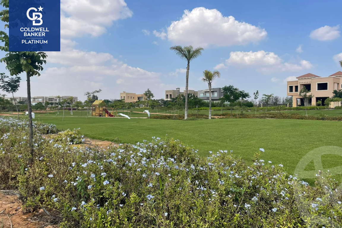 https://aqarmap.com.eg/ar/listing/5313433-for-sale-cairo-el-sheikh-zayed-city-alex-cairo-desert-road-mdyn-sfnks-ljdyd-manteqat-el-257-fadan