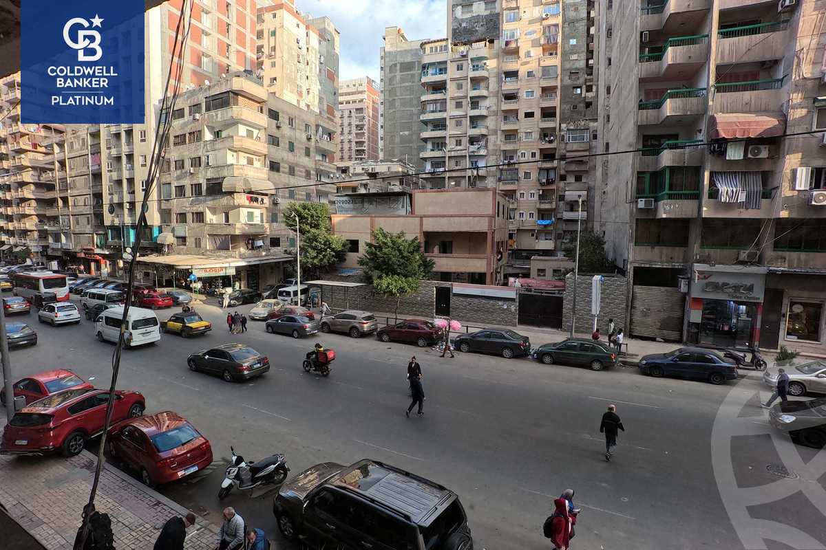 https://aqarmap.com.eg/ar/listing/5644019-for-sale-alexandria-sydy-bshr-sydy-bshr-bhry-shr-mhmwd-l-yswy