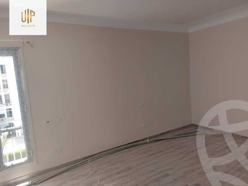 https://aqarmap.com.eg/en/listing/4071570-for-sale-cairo-new-cairo-compounds-mountain-view-hyde-park