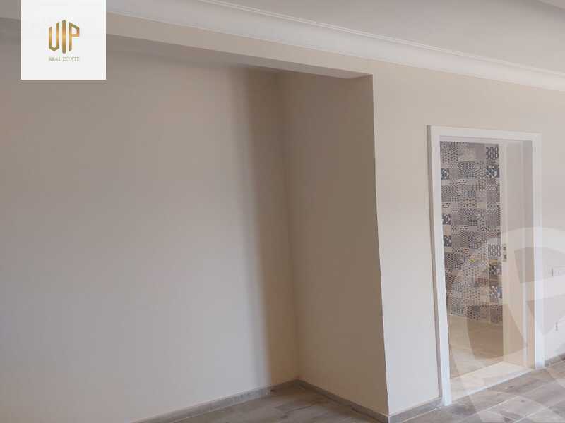 https://aqarmap.com.eg/en/listing/4071570-for-sale-cairo-new-cairo-compounds-mountain-view-hyde-park