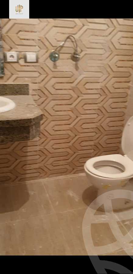 https://aqarmap.com.eg/en/listing/4075373-for-sale-cairo-new-cairo-compounds-jyd