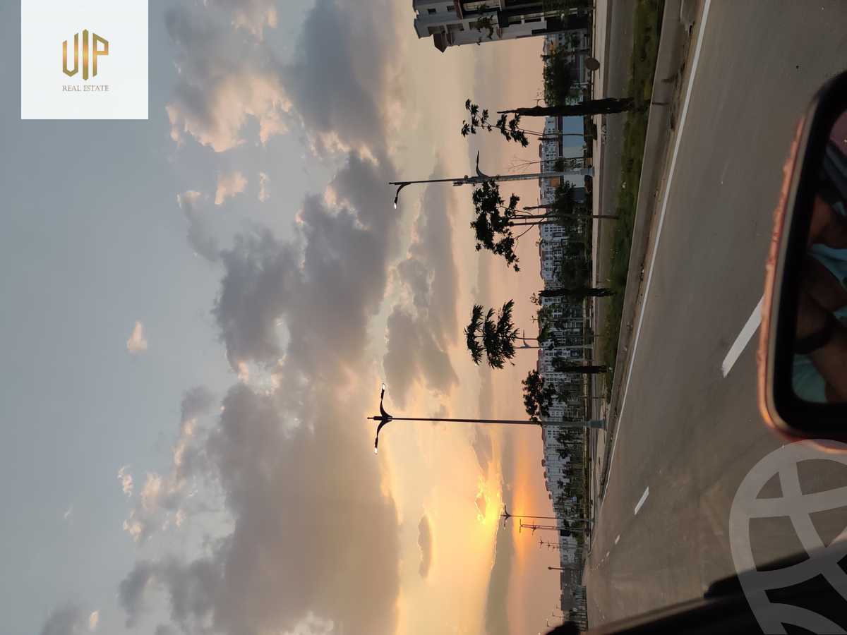 https://aqarmap.com.eg/en/listing/4089218-for-sale-cairo-new-administrative-capital-r7-kmbwnd-syrnw-nyw-bln-llttwyr