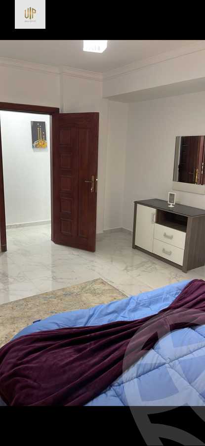 https://aqarmap.com.eg/en/listing/4090359-for-rent-cairo-new-cairo-compounds-mountain-view-hyde-park