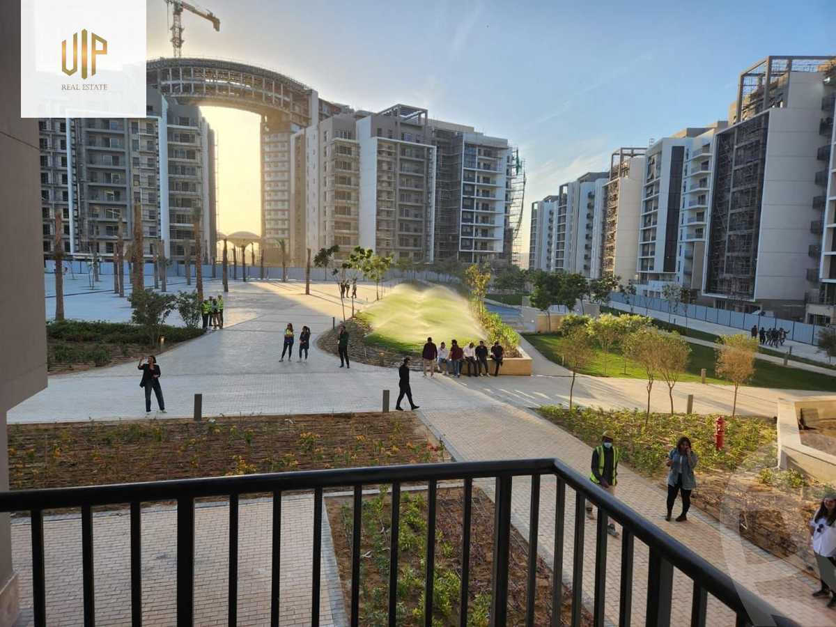 https://aqarmap.com.eg/ar/listing/5129094-for-sale-cairo-el-sheikh-zayed-city-compounds-zyd-wr-llttwyr