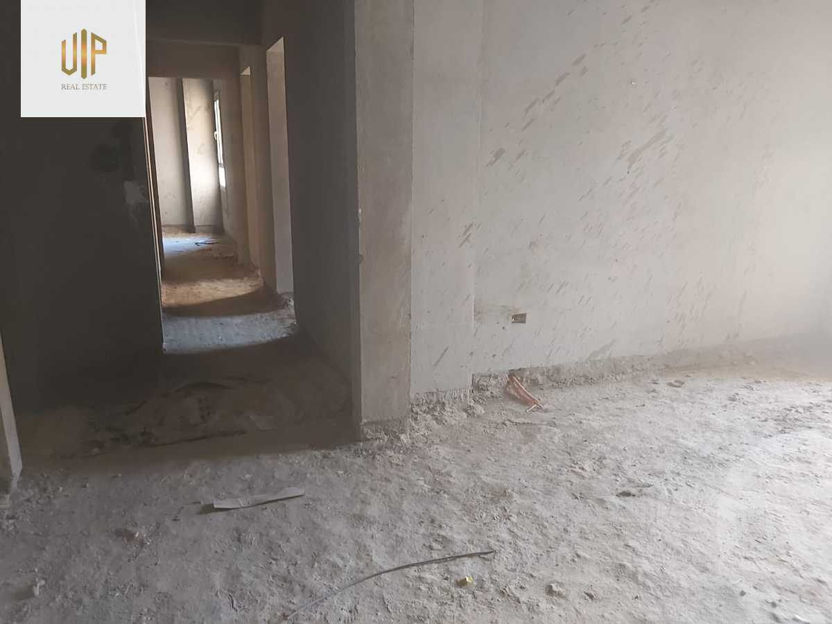 https://aqarmap.com.eg/en/listing/5348811-for-sale-cairo-new-cairo-compounds-rock-vera