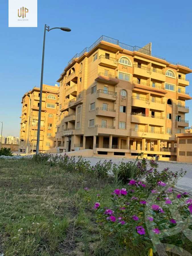 https://aqarmap.com.eg/en/listing/5359408-for-sale-cairo-new-cairo-compounds-zohour-life-compound