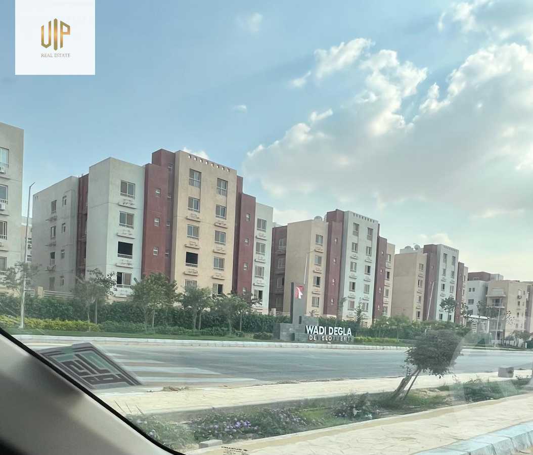 https://aqarmap.com.eg/en/listing/5410224-for-sale-cairo-new-cairo-compounds-loaloat-new-cairo