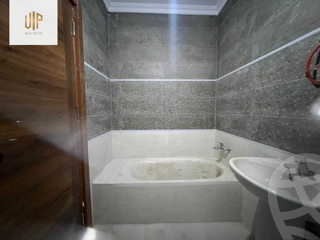 https://aqarmap.com.eg/ar/listing/5465980-for-sale-cairo-new-cairo-compounds-brwmynd-ryzydns-wdy-djl-llttwyr