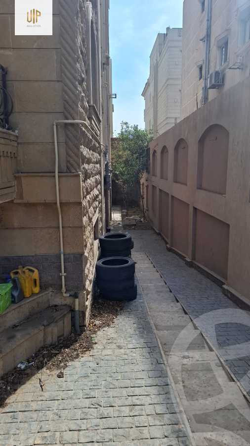 https://aqarmap.com.eg/en/listing/5684055-for-sale-cairo-new-cairo-ganob-el-akadamiya-south-academy-a-al-mekdad-ibn-omar-street
