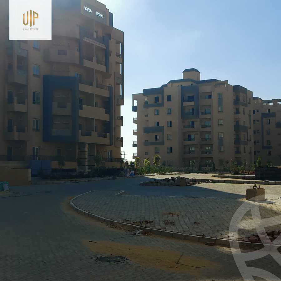https://aqarmap.com.eg/en/listing/5729101-for-sale-cairo-new-cairo-compounds-el-darayeb-compound