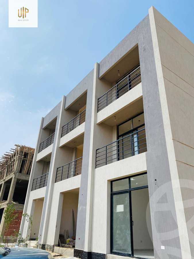 https://aqarmap.com.eg/en/listing/5810549-for-sale-cairo-new-cairo-lmstqbl-syty-compounds-kmbwnd-mwnty-nbwlywny-rybwrtj-l-qry