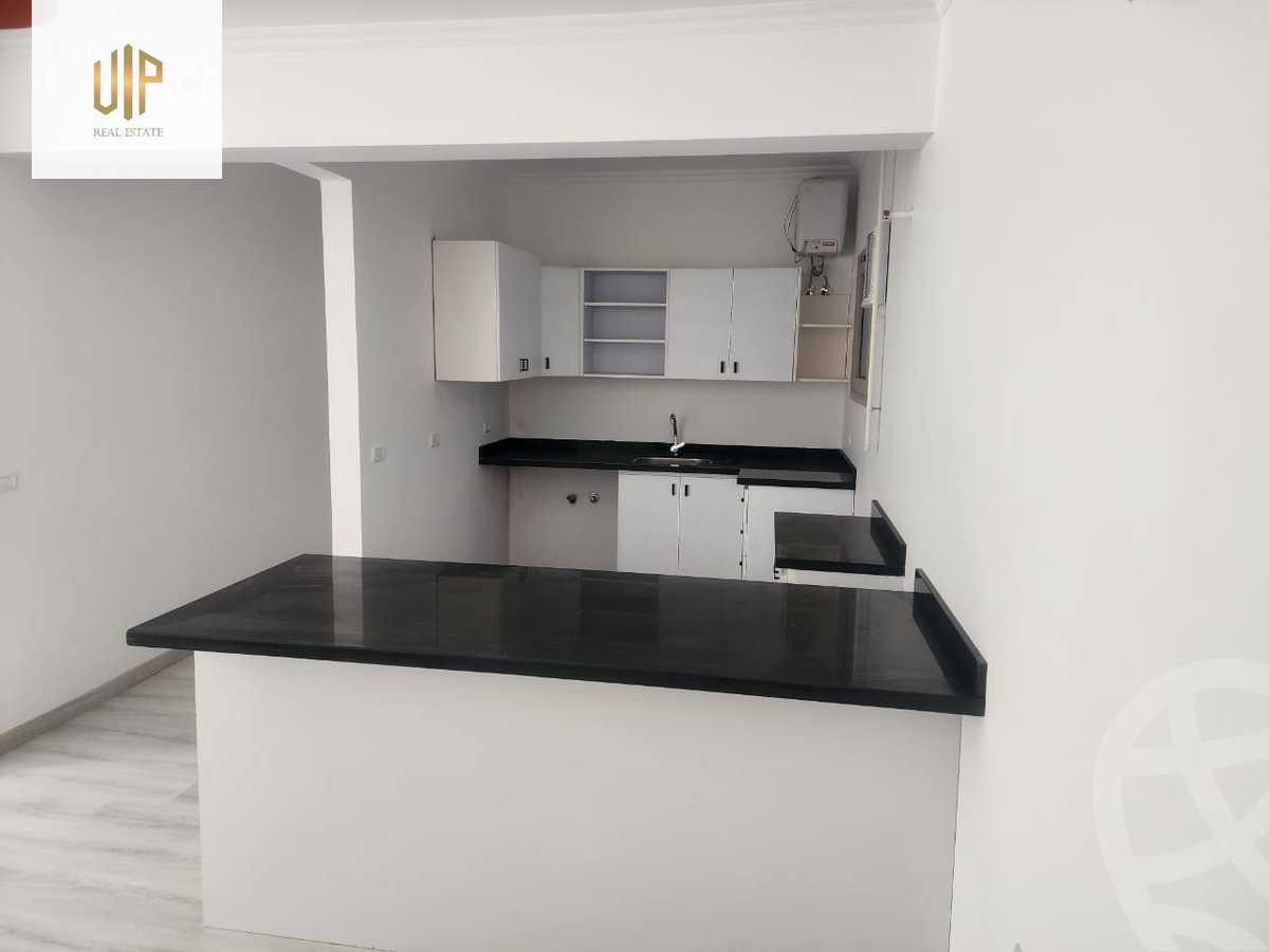 https://aqarmap.com.eg/en/listing/6013060-for-sale-cairo-new-cairo-compounds-moon-valley