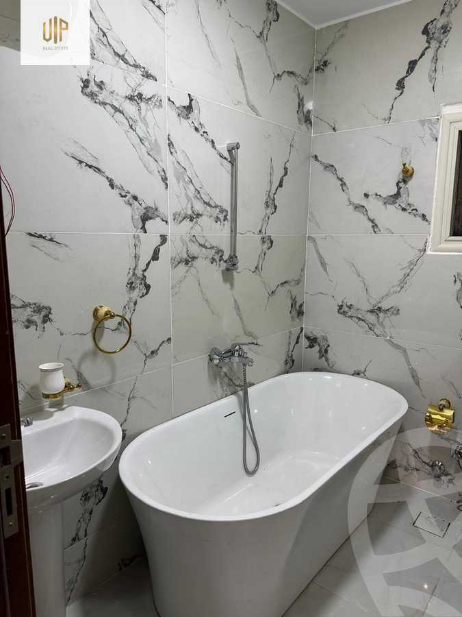 https://aqarmap.com.eg/ar/listing/6178187-for-sale-cairo-new-cairo-el-ahyaa-fifth-neighborhood-street-35