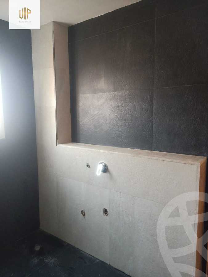 https://aqarmap.com.eg/ar/listing/6229487-for-sale-cairo-new-cairo-south-investors-mohammed-nagib-axis-st