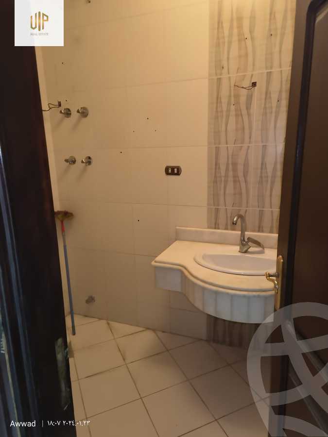 https://aqarmap.com.eg/en/listing/6237403-for-sale-cairo-new-cairo-ganob-el-akadamiya-south-academy-d-khaled-ibn-el-waleed-st