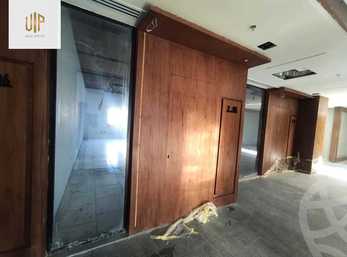 https://aqarmap.com.eg/ar/listing/6237501-for-sale-cairo-new-cairo-compounds-rock-gold-mall