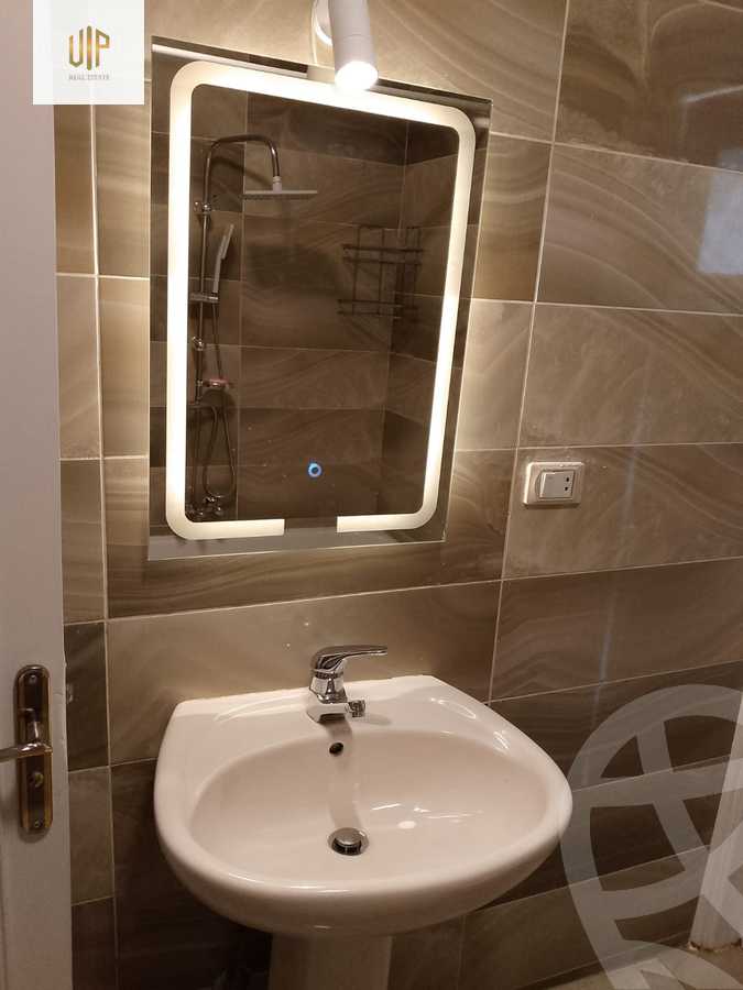 https://aqarmap.com.eg/ar/listing/6311861-for-sale-cairo-new-cairo-el-ahyaa-fifth-neighborhood-akhnaton-st
