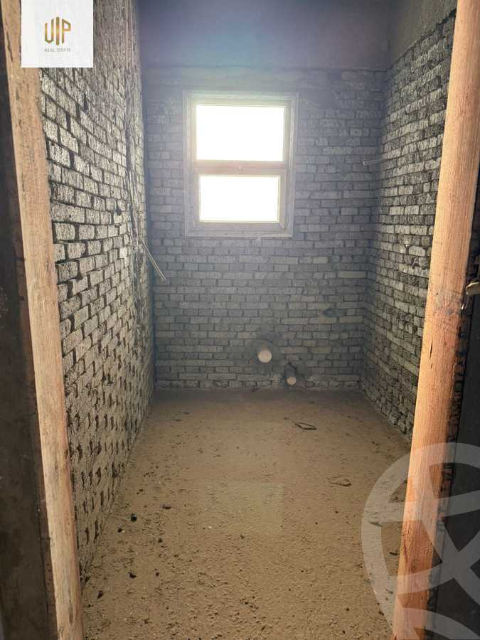 https://aqarmap.com.eg/en/listing/6421984-for-sale-cairo-new-cairo-compounds-les-rois