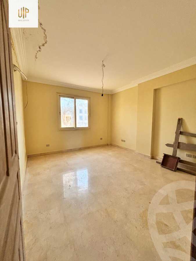 https://aqarmap.com.eg/en/listing/6564281-for-sale-cairo-new-cairo-compounds-moon-valley
