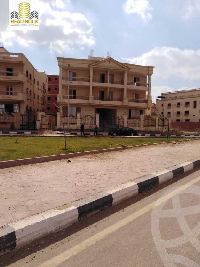 https://aqarmap.com.eg/ar/listing/4351079-for-sale-cairo-el-shorouk-lhy-lthlth-shrq-neighbourhood-2