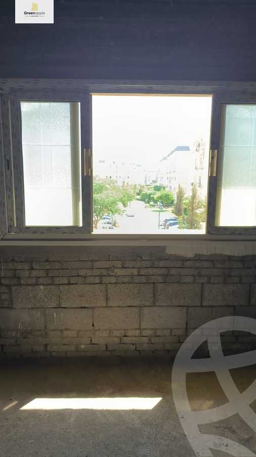 https://aqarmap.com.eg/en/listing/4365504-for-sale-cairo-new-cairo-compounds-mountain-view-hyde-park