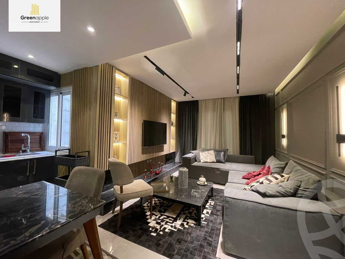 https://aqarmap.com.eg/en/listing/5224432-for-sale-cairo-new-cairo-compounds-mountain-view-hyde-park