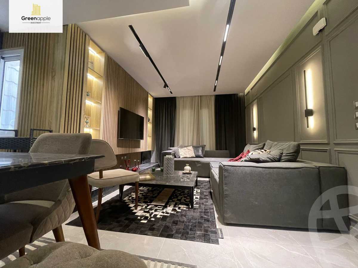 https://aqarmap.com.eg/en/listing/5224432-for-sale-cairo-new-cairo-compounds-mountain-view-hyde-park