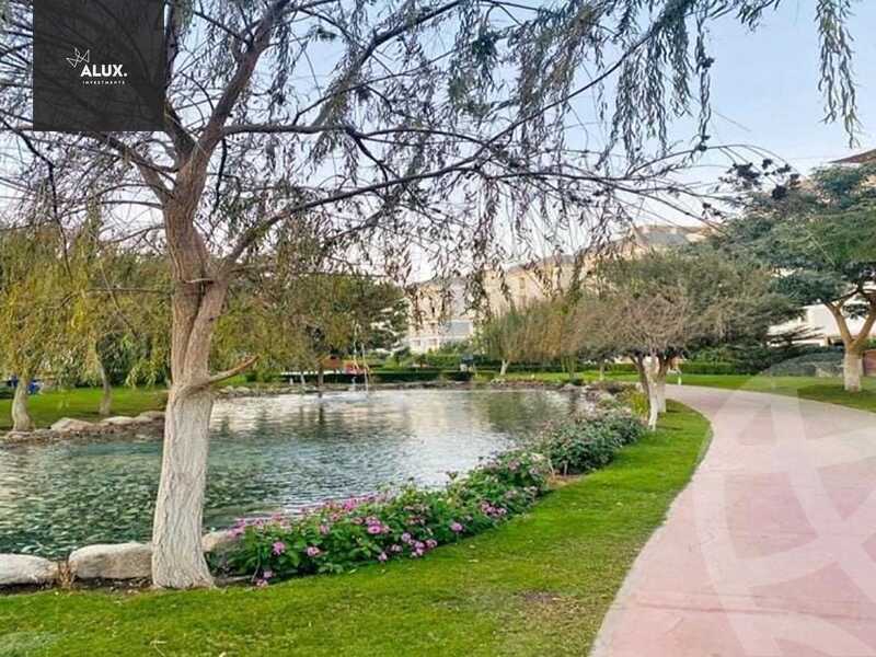 https://aqarmap.com.eg/ar/listing/4519827-for-sale-cairo-new-cairo-compounds-mountain-view-hyde-park