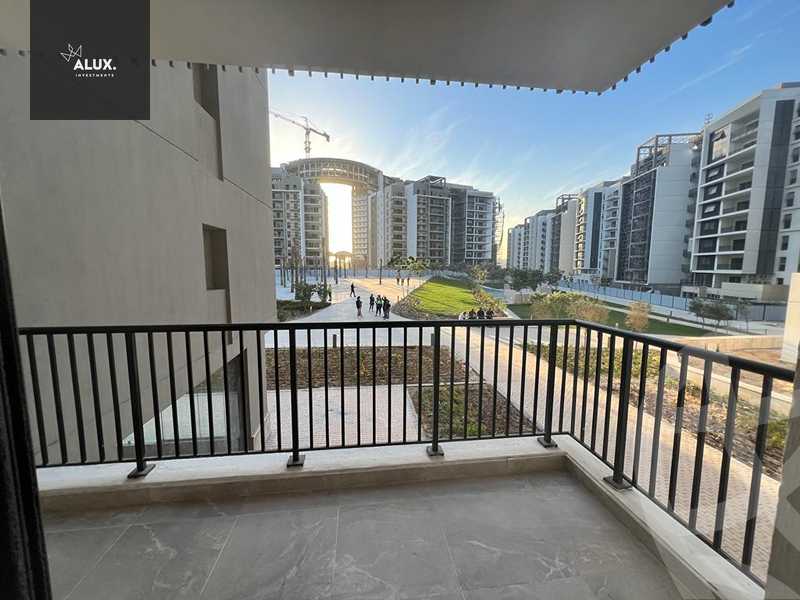 https://aqarmap.com.eg/ar/listing/4773123-for-sale-cairo-el-sheikh-zayed-city-compounds-zyd-wr-llttwyr-the-village-views