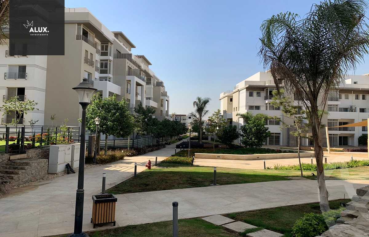 https://aqarmap.com.eg/ar/listing/4989658-for-sale-cairo-new-cairo-compounds-hyde-park-centre-ville-hyde-park