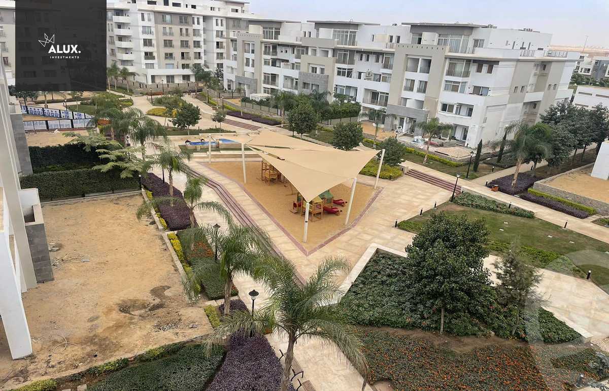 https://aqarmap.com.eg/ar/listing/4989658-for-sale-cairo-new-cairo-compounds-hyde-park-centre-ville-hyde-park
