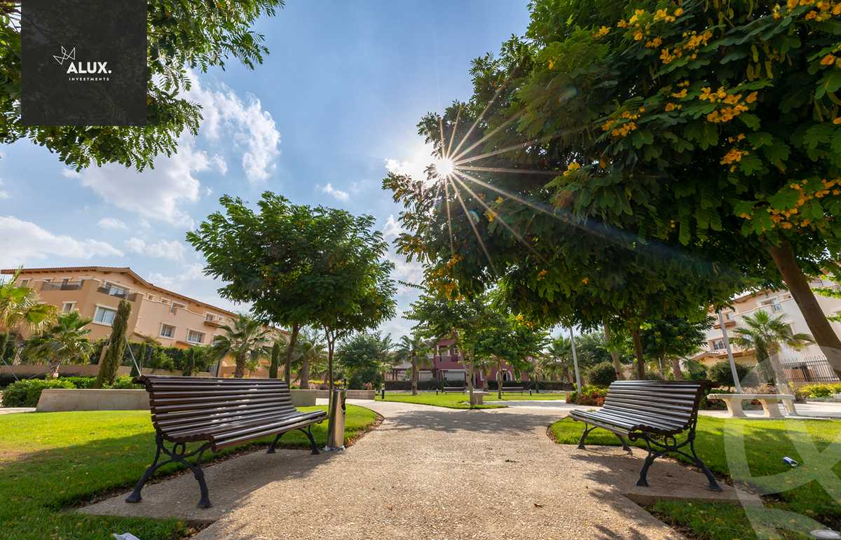 https://aqarmap.com.eg/ar/listing/4989658-for-sale-cairo-new-cairo-compounds-hyde-park-centre-ville-hyde-park