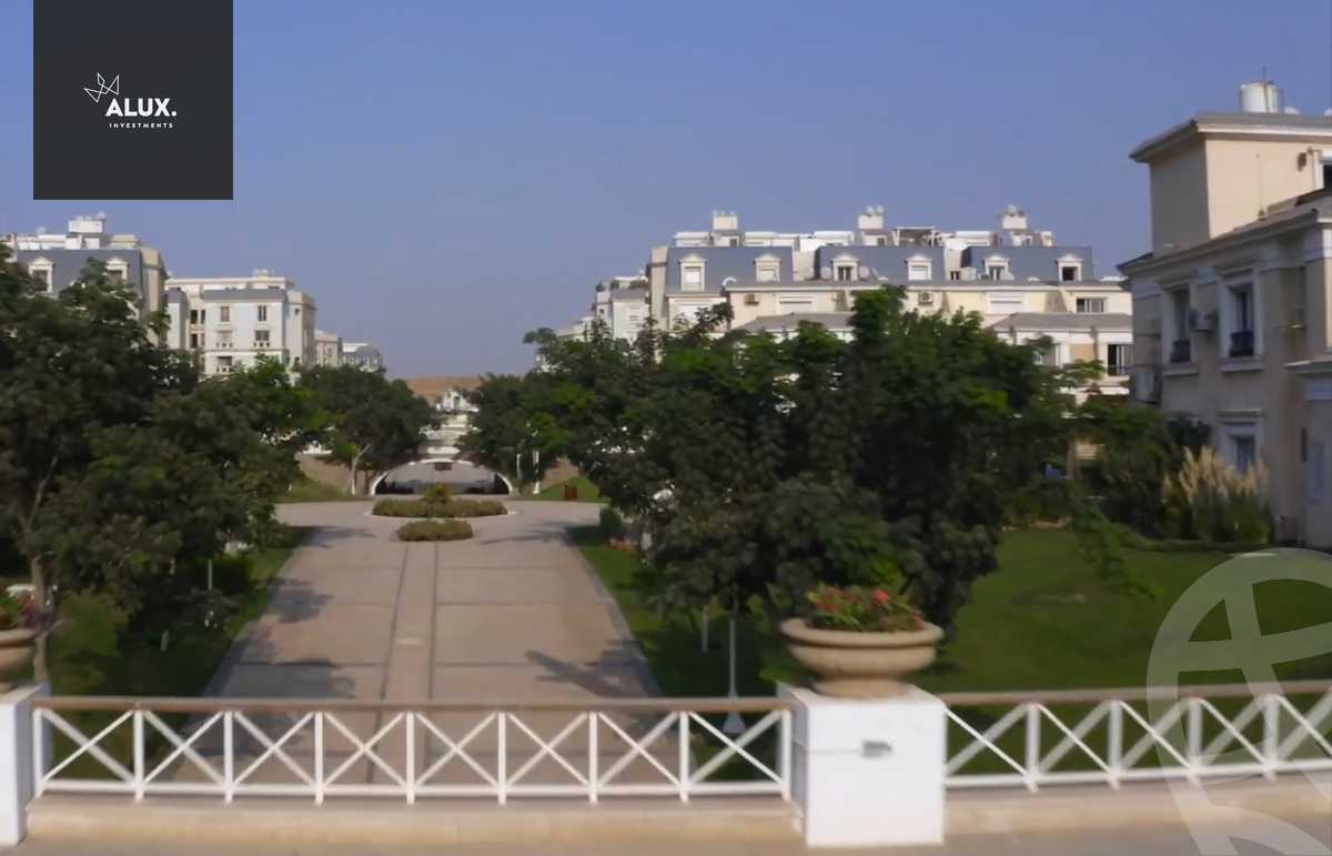 https://aqarmap.com.eg/en/listing/5111688-for-sale-cairo-new-cairo-compounds-mountain-view-hyde-park