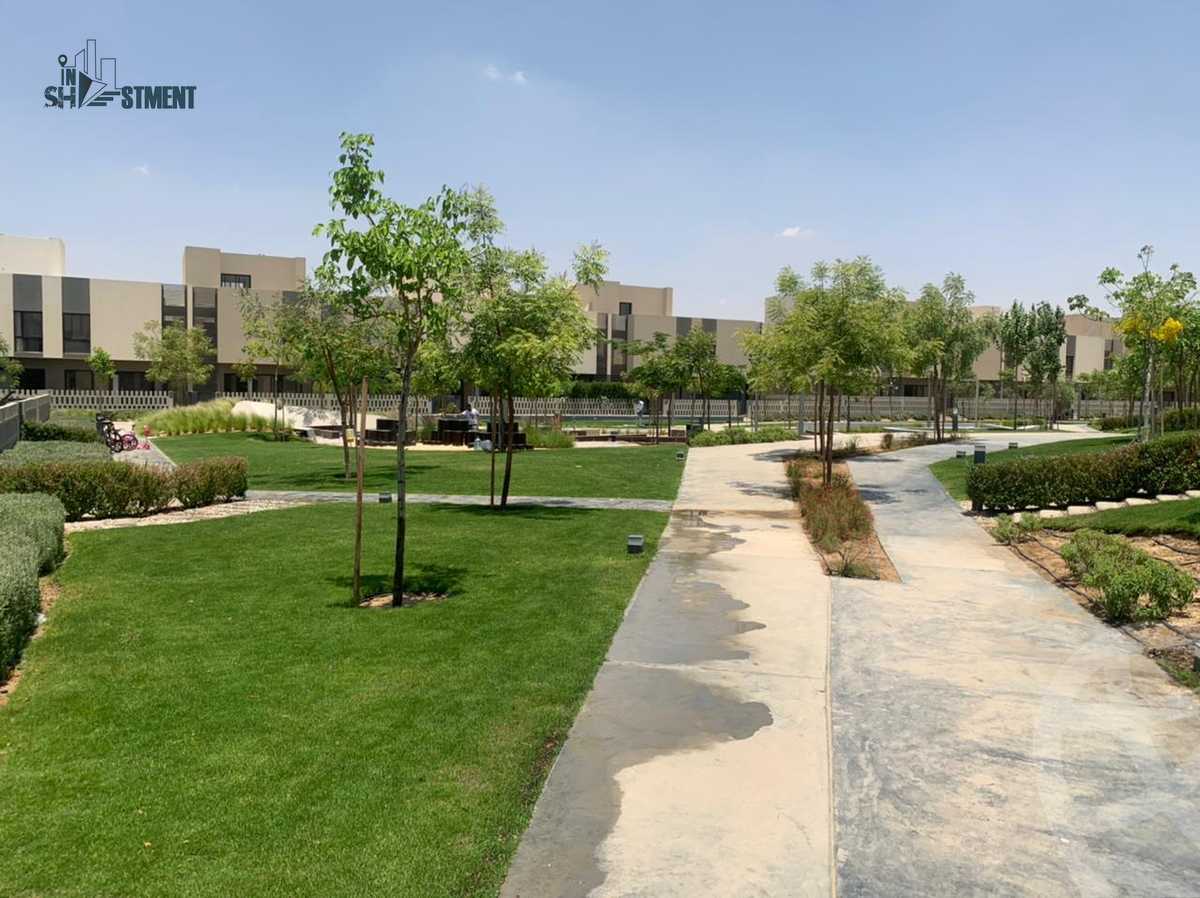 https://aqarmap.com.eg/ar/listing/3731143-for-sale-mdyn-lshrwq-compounds-alborouj