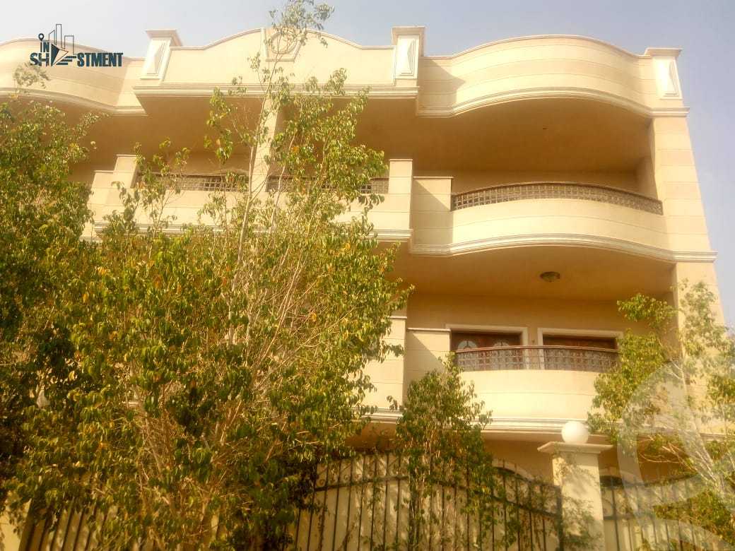 https://aqarmap.com.eg/en/listing/4277595-for-sale-cairo-el-shorouk-lhy-lwl-grb-neighbourhood-3-ahmed-shawky-st