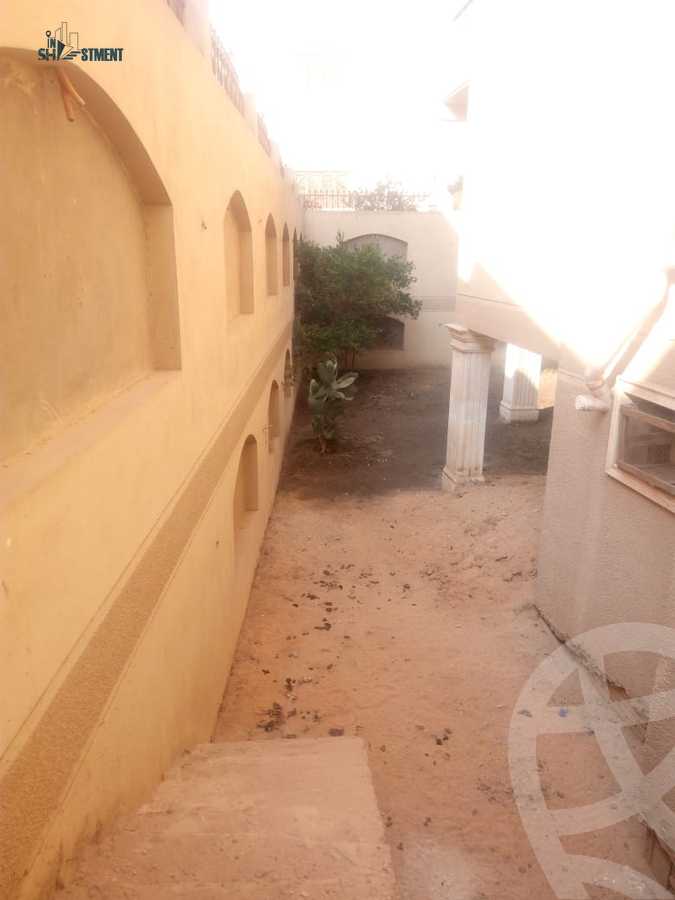 https://aqarmap.com.eg/en/listing/4277595-for-sale-cairo-el-shorouk-lhy-lwl-grb-neighbourhood-3-ahmed-shawky-st