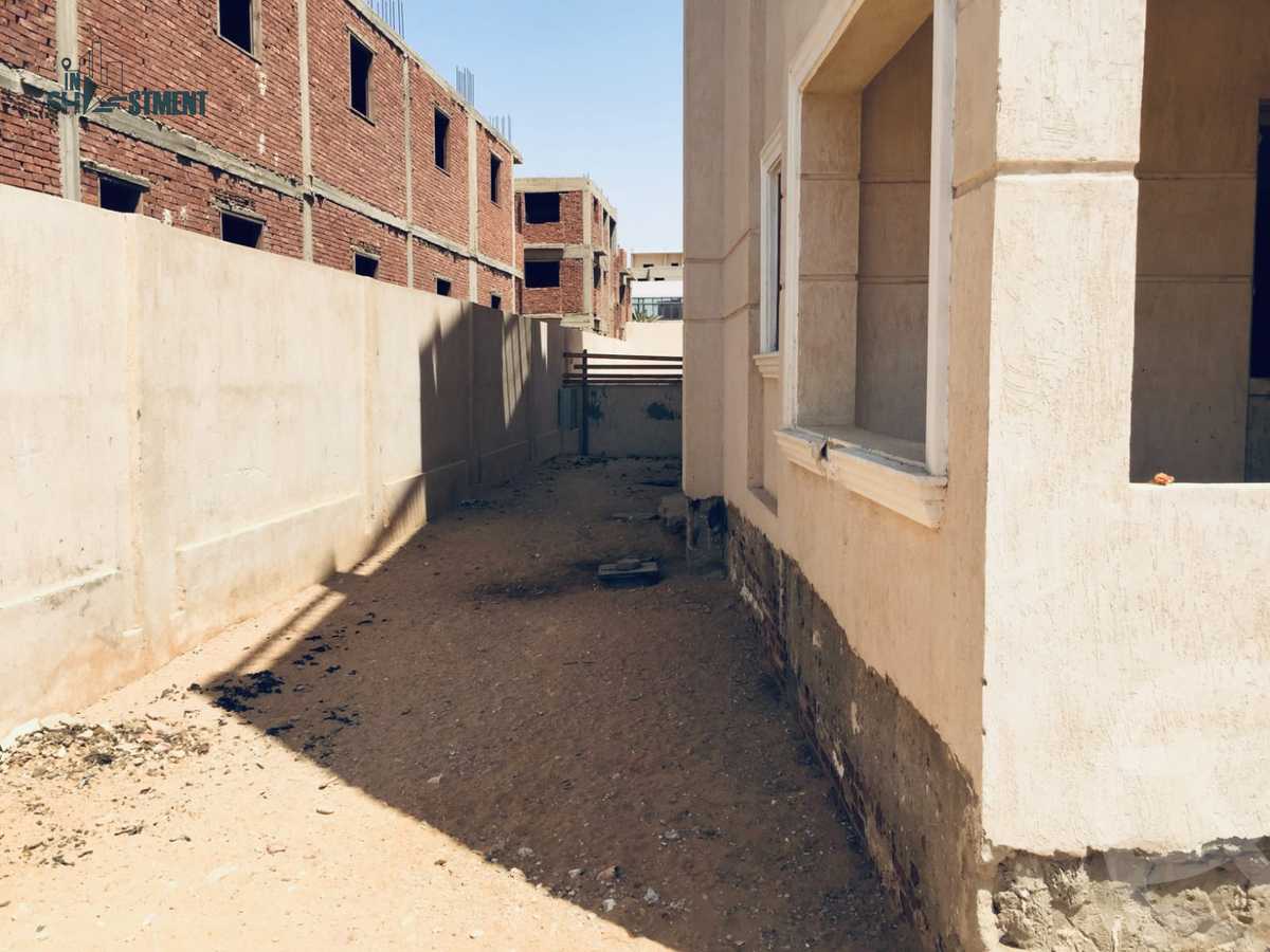 https://aqarmap.com.eg/ar/listing/4289040-for-sale-cairo-el-shorouk-lhy-lwl-shrq-neighborhood-1
