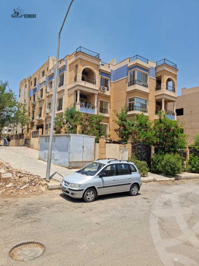 https://aqarmap.com.eg/ar/listing/4310770-for-sale-cairo-el-shorouk-lhy-lthny-grb-neighbourhood-2a-mohamed-farid-st