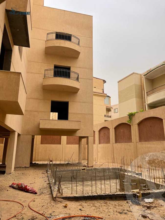 https://aqarmap.com.eg/ar/listing/4369812-for-sale-cairo-el-shorouk-lhy-lwl-shrq-neighborhood-1