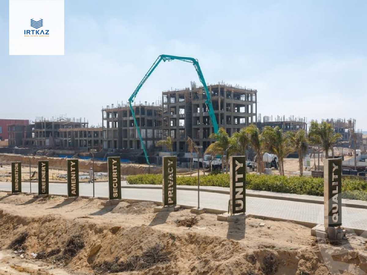 https://aqarmap.com.eg/ar/listing/4166659-for-sale-cairo-new-cairo-compounds-azzar