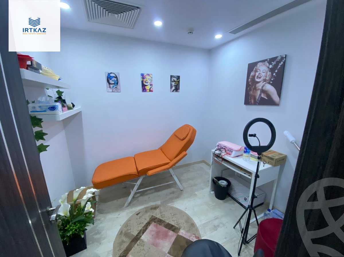 https://aqarmap.com.eg/ar/listing/4194392-for-rent-cairo-new-cairo-compounds-tryfywm-byzns-kwmblks-nm-llttwyr