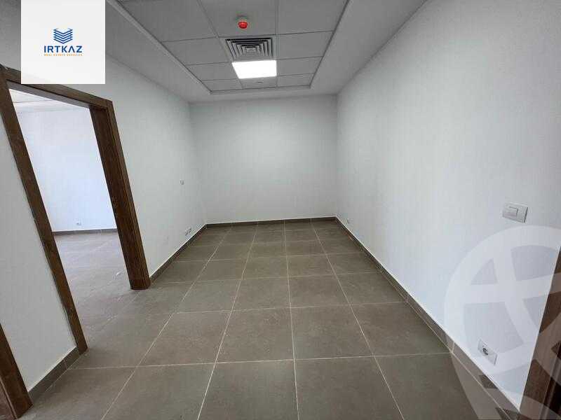 https://aqarmap.com.eg/en/listing/4268546-for-rent-cairo-new-cairo-compounds-jwr-kwmyrshyl-kwmblks-makeplace