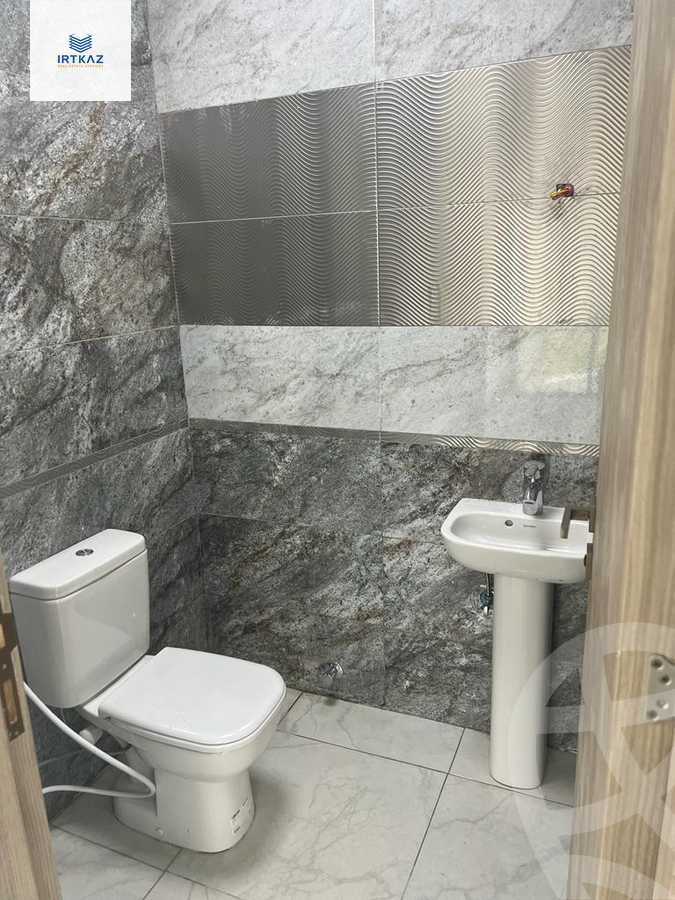 https://aqarmap.com.eg/en/listing/4374512-for-rent-cairo-new-cairo-compounds-hyde-park