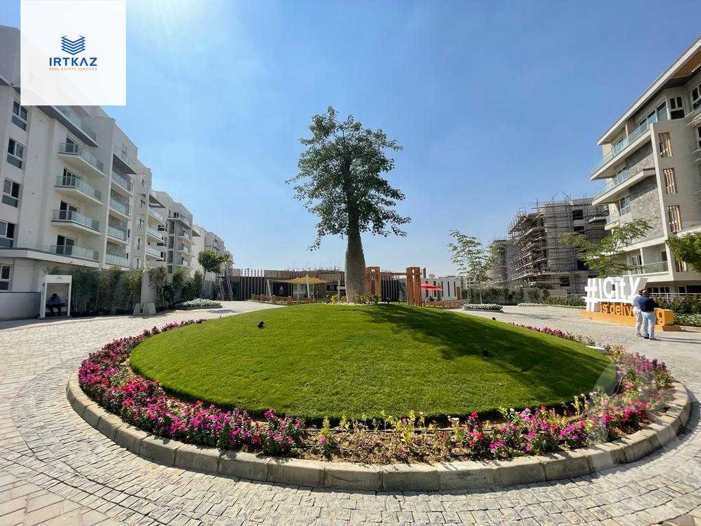 https://aqarmap.com.eg/ar/listing/4509693-for-sale-cairo-new-cairo-compounds-mountain-view-hyde-park