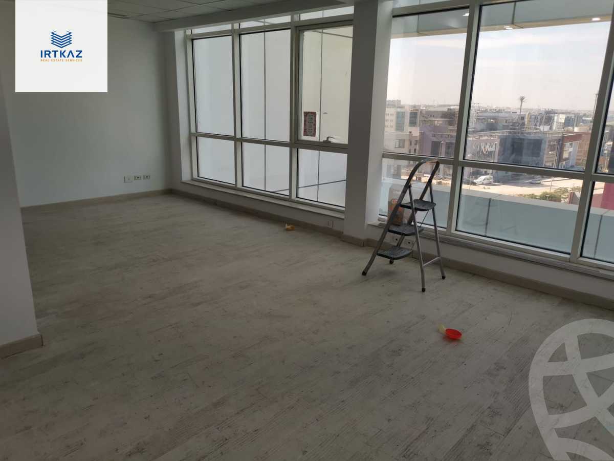 https://aqarmap.com.eg/ar/listing/4943650-for-rent-cairo-new-cairo-compounds-tryfywm-byzns-kwmblks-nm-llttwyr