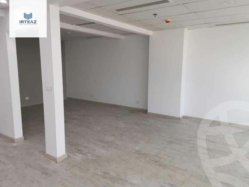 https://aqarmap.com.eg/ar/listing/4969507-for-rent-cairo-new-cairo-compounds-tryfywm-byzns-kwmblks-nm-llttwyr