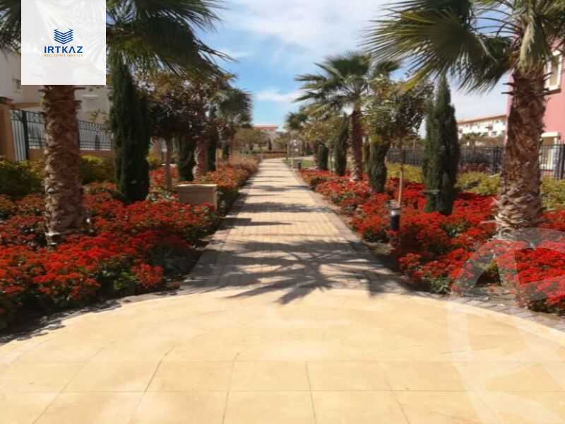 https://aqarmap.com.eg/en/listing/5411906-for-sale-cairo-new-cairo-compounds-hyde-park